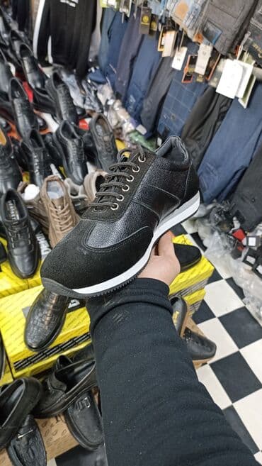 bej rəngli kişi mokasinləri: Ayaqqabı mağazaya yeni gətirilib Firma: "Derinet" razmer: 41 Hər — 3