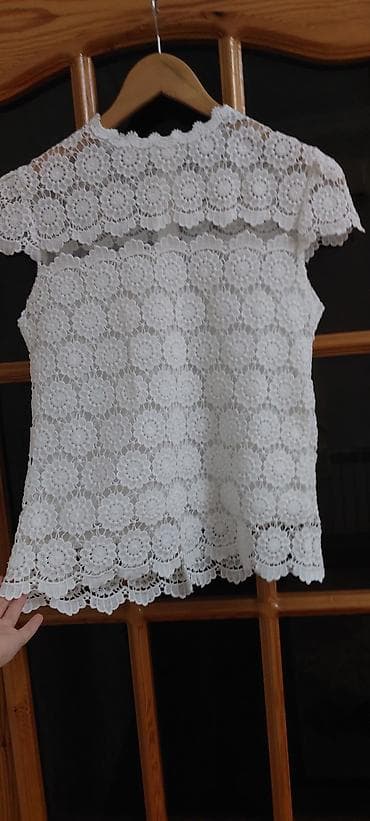 Женская одежда: S,M razmer,25 azn alınıb,1 dəfə geyilib,qalın güpurdandır — 2