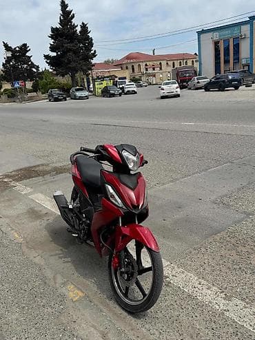 Nəqliyyat: Satılır: Sport Motosiklet Xüsusiyyətlər: - Gövdə rəngi: qırmızı — 1