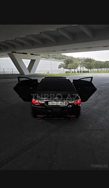 eleyus venera a: Hyundai Sonata: 2 l | 2012 il Sedan — 9