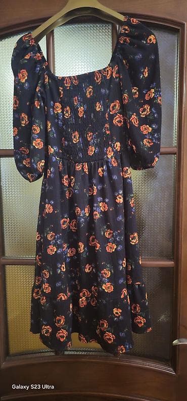 Qara əsaslı, çiçək naxışlı don - Rəng və naxış: qara fon üzərində