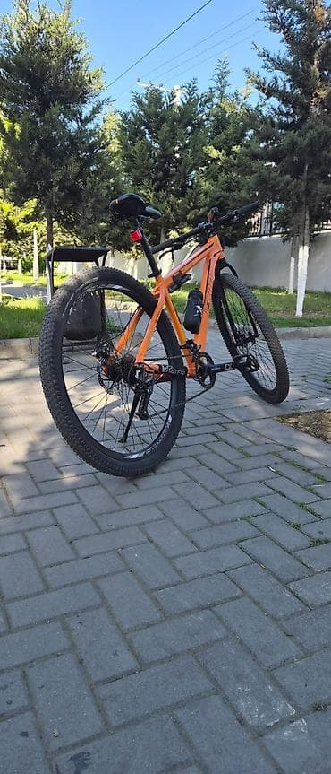 MTB velosiped – narıncı rəng, 29” təkərlər Xüsusiyyətlər: - Çərçivə — 2