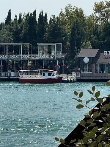 freedom sky 49: Satılır: Qapalı kabinli, geniş göyərtəli qayıq - Korpus: fiberglas — 6