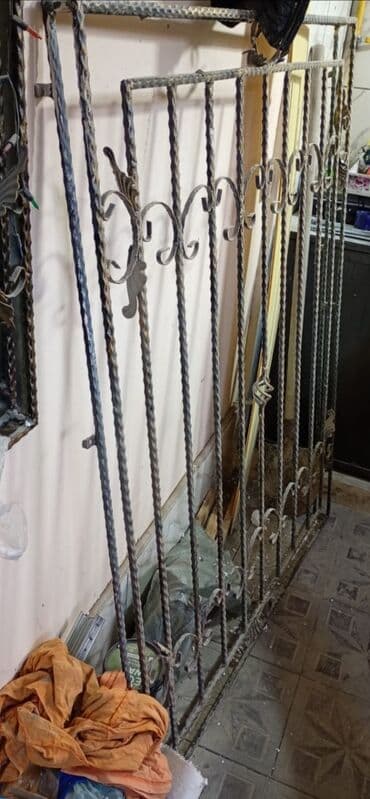 Qızdırıcı və isidicilər: Dəmir barmaqlıq (küncəbəndli, naxışlı) - Material: möhkəm — 1