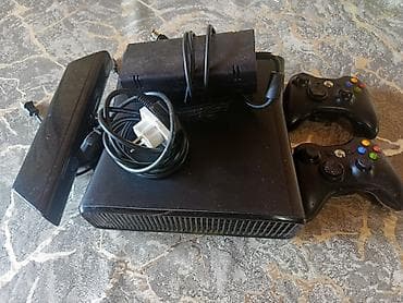 Xbox 360 & Xbox: Xbox 360 oyun konsolu – tam set Paketə daxildir: - Xbox 360 konsolu — 2