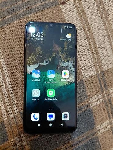 Üz şüşəsinde cat var . baska prablemi yoxdu