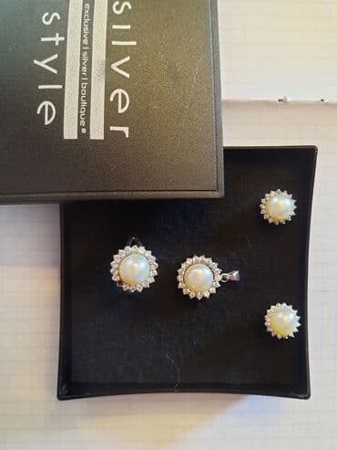 gumuş əşyaları: Dəstə daxildir: Kulon, Üzük, Sırğa, Gümüş, 925 Əyar — 2