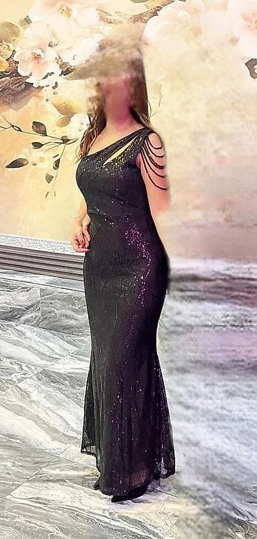 Qara axşam libası – uzun, balıq kəsimi siluet, parıltılı payet və