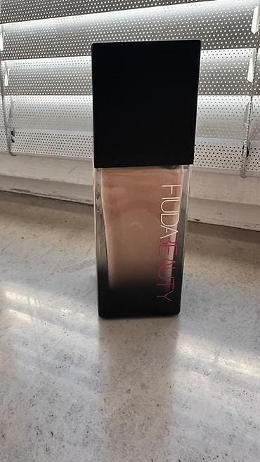 Huda Beauty #FauxFilter High Coverage Cream Foundation – Crème Brulée