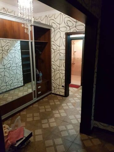 qubada kirayə evler: Razində, İcra hakimiyyəti yaxınlığında 9 mərtəbəli eksperimental — 9