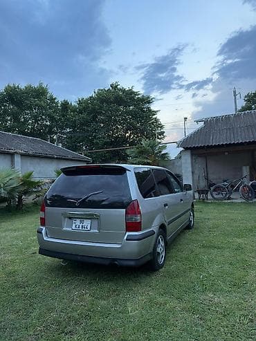 universal: Mitsubishi Chariot: 2.4 l | 2000 il 441000 km Van/Minivan — 4