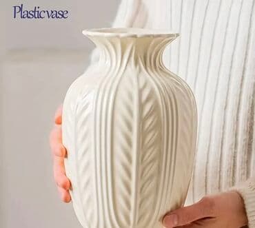 kala gul: Dekorativ plastik vazalar — müasir interyer üçün yüngül və davamlı — 2