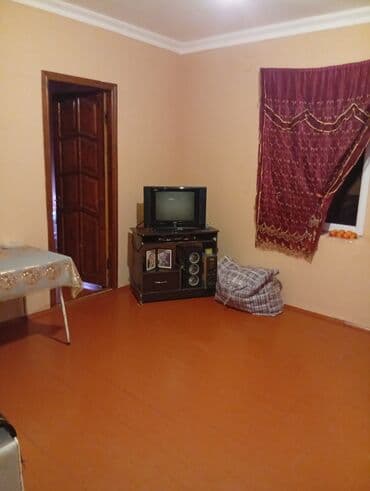 əcəmidə 1 otaqlı kirayə evlər: 3 otaqlı həyət evi - Kiçik, qapalı həyətyanı sahəsi və dəmir hasar - — 4