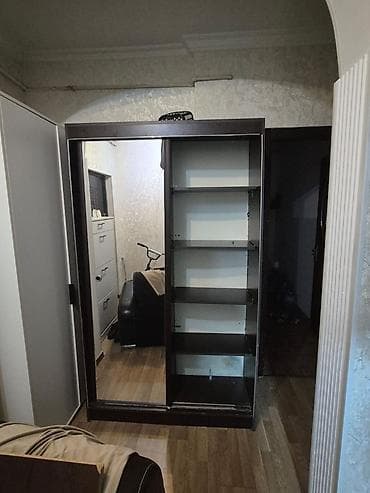 kitab skafi: İşlənmiş, 2 qapılı, Güzgülü, Qəhvəyi, Kupe, Düz dolab — 2