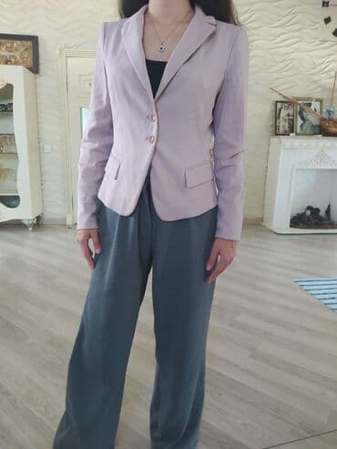 qara pencek: Qadın üçün klassik blezər - Modellər: 2 rəng – açıq lavanda və — 1