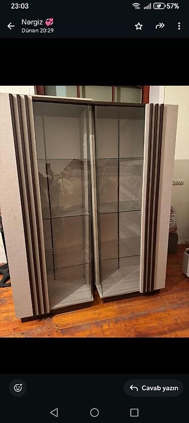 Şüşəli dolab vitrini