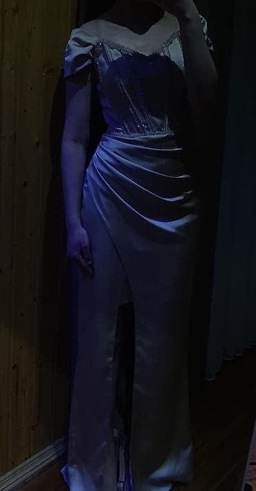 Futbolka və maykalar: Geyim yenidir sadəcə 1 dəfə geyinilib.(LADY LİFE mağazasından 285 AZN — 2