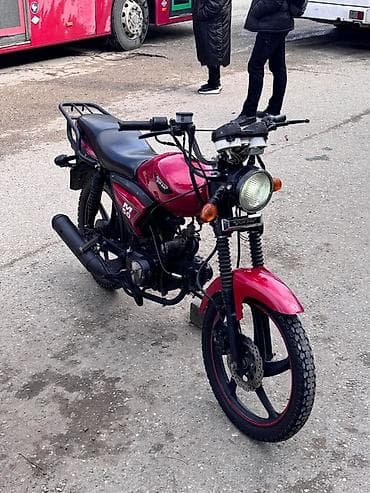 Moto çox səliqəli və baxımlı vəziyyətdədir. İdeal sürülüb, heç bir