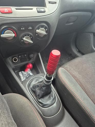 avtomobillər: Kia Rio: 1.5 l | 2007 il Hetçbek — 4