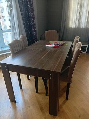 ofis stullari: Masa ve 6 eded oturacaqlari Koç sebebi ile tecili satılır. qiymet 200 — 1