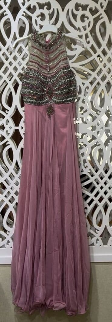 Toy paltarları və aksesuarları: Şık gecə/libas - Rəng: Pudra/çəhrayı - Model: Uzun, axıcı ətək; — 1