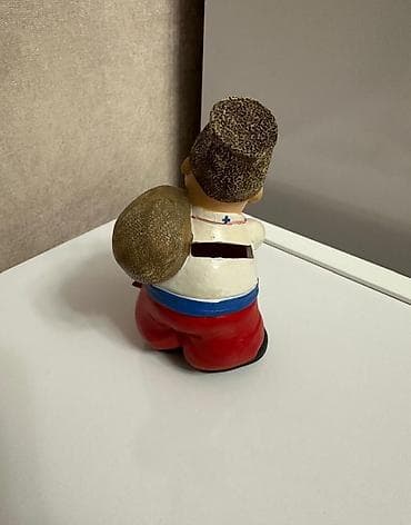 material: Fiqur — 3