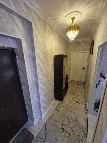 berdede ev satilir: Satılır: 2 otaqlı mənzil (daxili şəkillər) - Geniş dəhliz: mərmər — 2