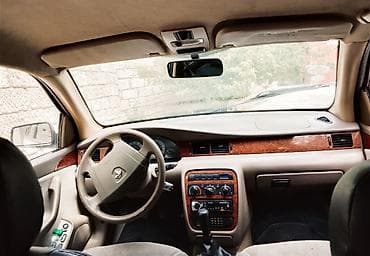 turbo az quba masinlar: Ağ rəngli sedan avtomobil - Korpus: 4 qapılı sedan, ağ rəng, qara — 10