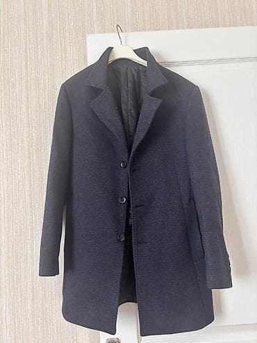 dini geyimlər: Kişi paltosu – tünd göy rəngdə, klassik dizayn. 1 dəfə geyinilib — 2