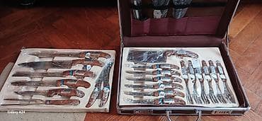 Bıçaqlar: Premium bıçaq və servis dəsti – taxta naxışlı metal çemodan Macarıstan — 4