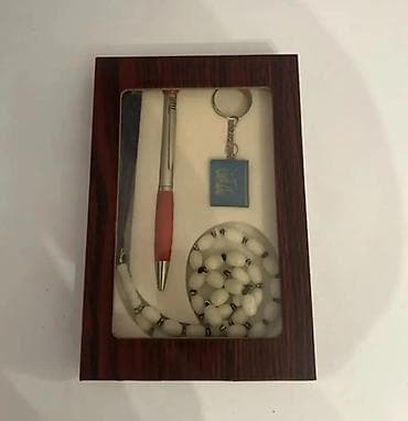 ad gunu hediyesi: Hədiyyə dəstləri və suvenirlər 1) Paslanmayan poladdan cib kolbası — 3