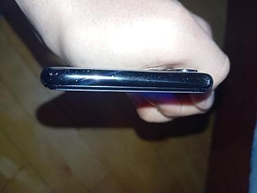 iphone xr 2: IPhone X, Qara, Face ID — 3