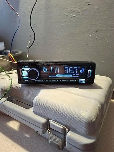 Avtomobil maqnitolası – model 1788 Xüsusiyyətlər: - Bluetooth dəstəyi