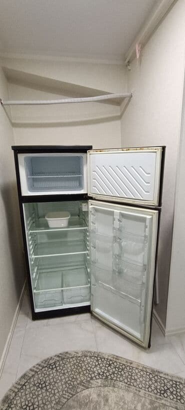 soyuducu evden satiw: Qara rəngdə ikiqapılı soyuducu, işləkdir - Məhsul növü: Soyuducu - — 2