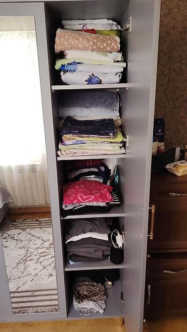 divar dolabi: 3 qapılı, Güzgülü, Boz, Açılan, Düz dolab — 3