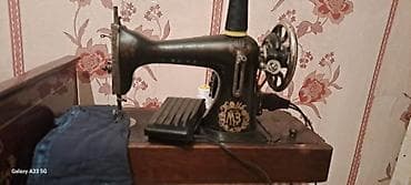 Elektrik pedallı vintaj tikiş maşını – “MB” emblemi ilə - Korpus — 2