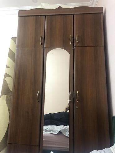 İşlənmiş, 5 qapı, Güzgülü, Qəhvəyi, Taxta, Açılan, Düz dolab