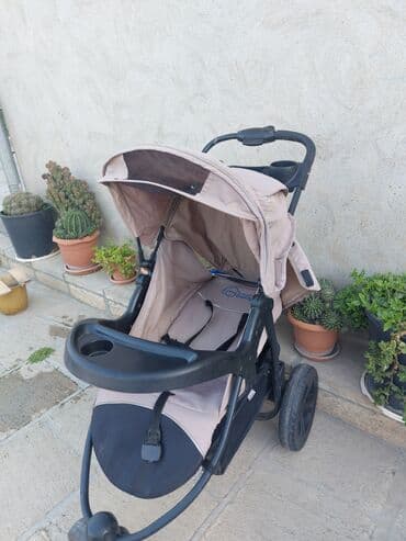 rezin botlar: Çıxarıla bilən beşikli araba, Burbay, İşlənmiş, Cins: Oğlan, Yaş: 30 ay, Ünvandan götürmə — 6