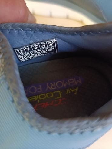 Мягкие,лёгкиеудобные кроссовки Sketchers ( оригинал ). Размер — 3