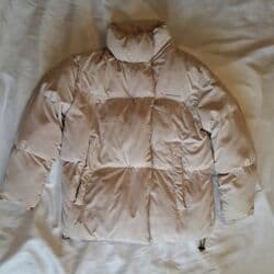 gödəkçələr: New York'enden alınıb bədəni uymur deyə satılır, ləkəsi yoxdur. Real — 1