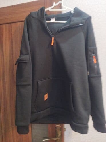 Yenidir. Alınan qiymətə satılır. Çox isti saxlayan materialı var. zənq