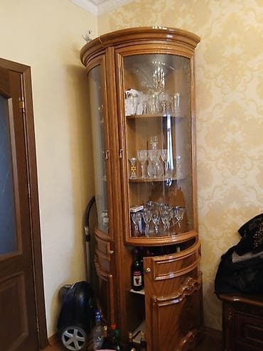 Стол и стулья — 3