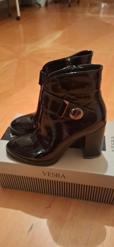 Ferrari: Ölçü: 36, rəng - Qara, İşlənmiş — 1