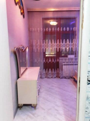 7ci mikrorayonda kiraye evler: Razində Aygün mollun yanı 14 mərtəbəli binanın 8-ci mərtəbəsi ümumi — 7