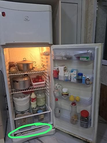 2 qapılı Indesit Soyuducu Satılır, rəng - Ağ