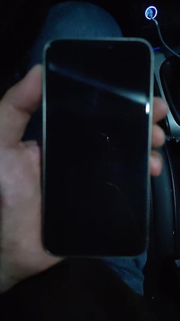 iphone ekranlari: IPhone 16 Pro, Gümüşü, Face ID — 2