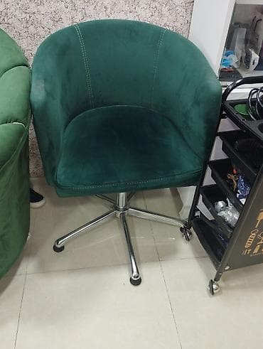 Yaşıl məxmər üzlüklü dönər kreslo - Rəng: tünd zümrüd yaşıl -