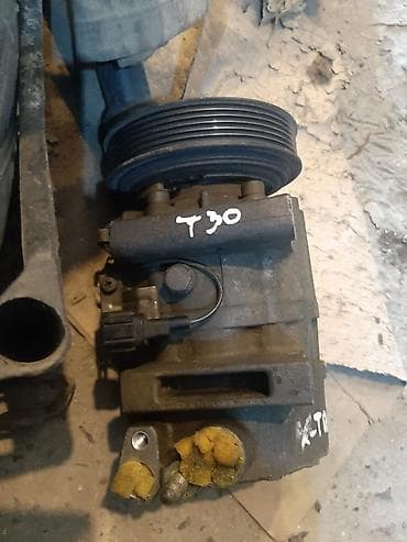 Nissan X-Trail T30 üçün üstdən çıxma orjinal kompressor var