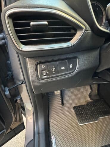 Motonəqliyyat: Hyundai Santa Fe: 2 l | 2018 il Krossover — 6