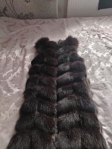 jiletler: Qadınlar üçün tünd qəhvəyi xəz jilet - Model: uzun, düzbucaq — 1